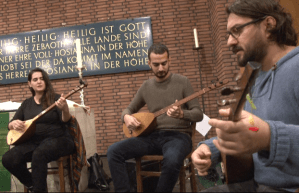 Musiker beim Auftritt